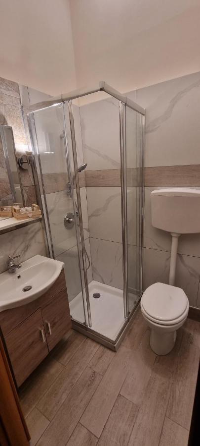 Keira House Napoli Hotel Ngoại thất bức ảnh