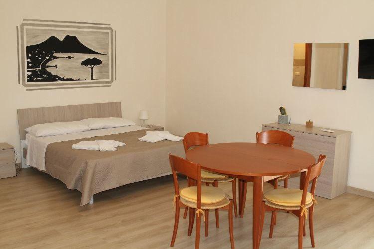 Keira House Napoli Hotel Ngoại thất bức ảnh