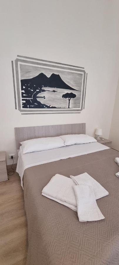 Keira House Napoli Hotel Ngoại thất bức ảnh